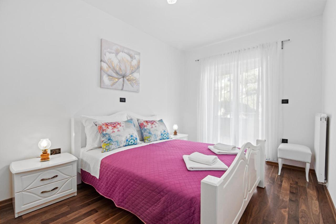 Feniks Fazana Apartman Bagian luar foto