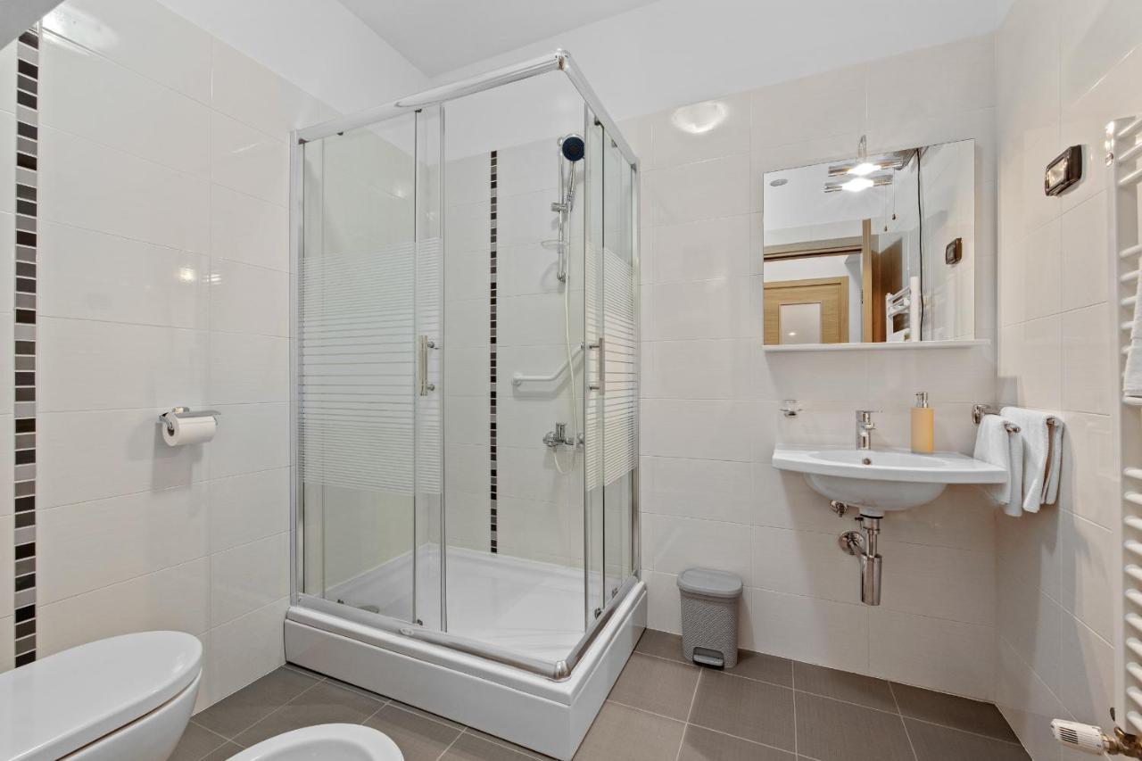 Feniks Fazana Apartman Bagian luar foto