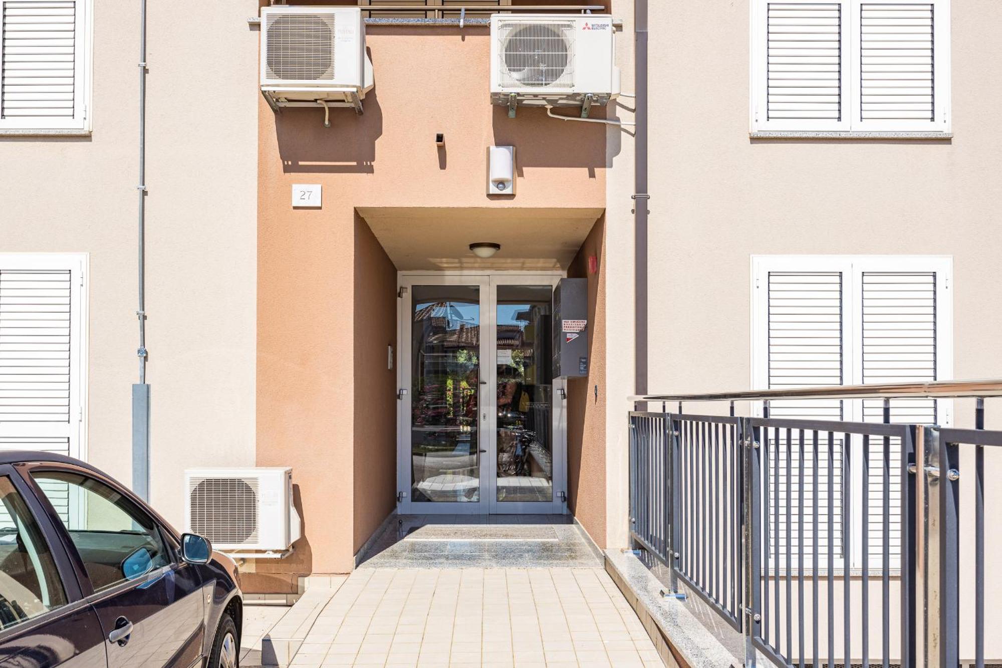 Feniks Fazana Apartman Bagian luar foto