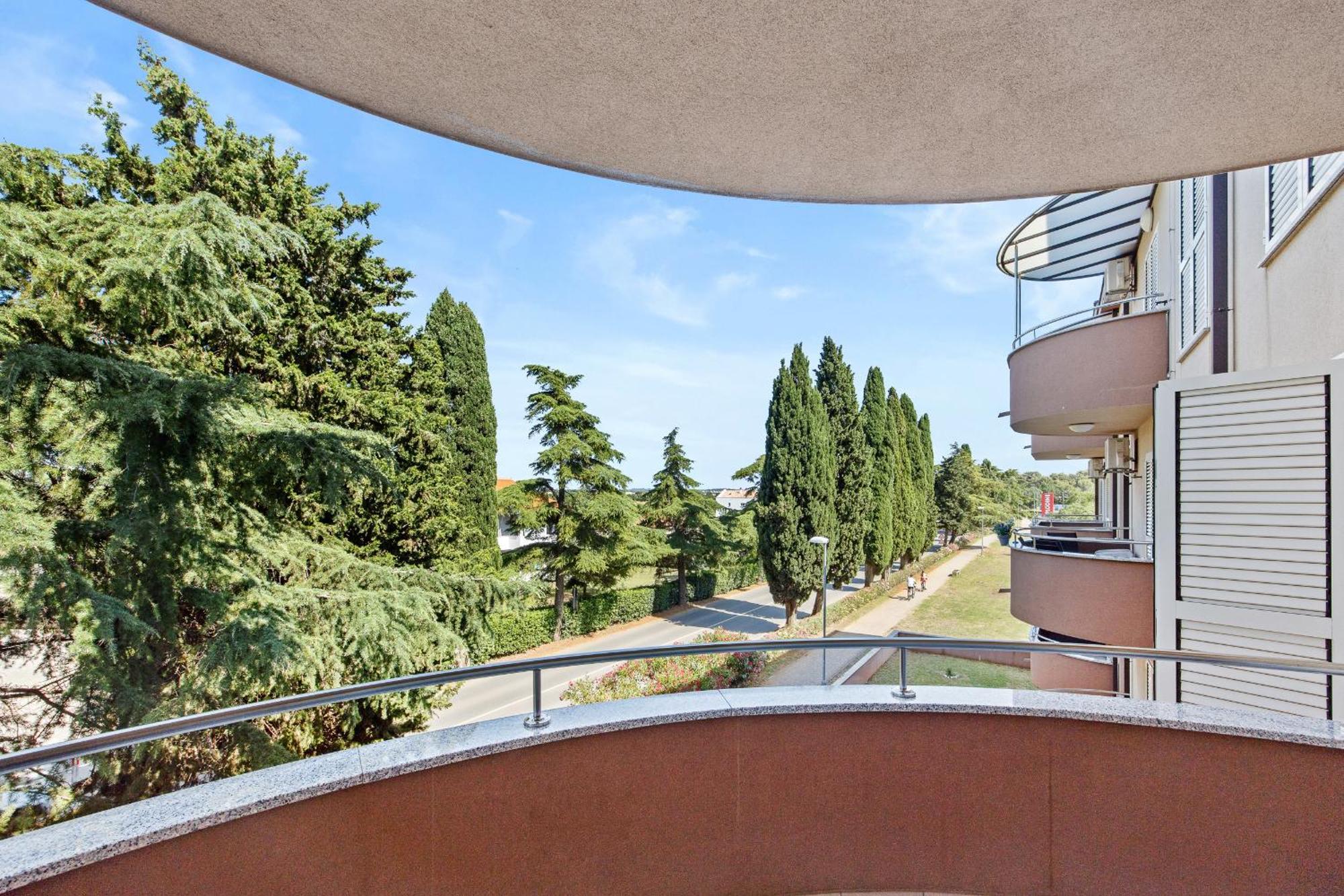 Feniks Fazana Apartman Bagian luar foto